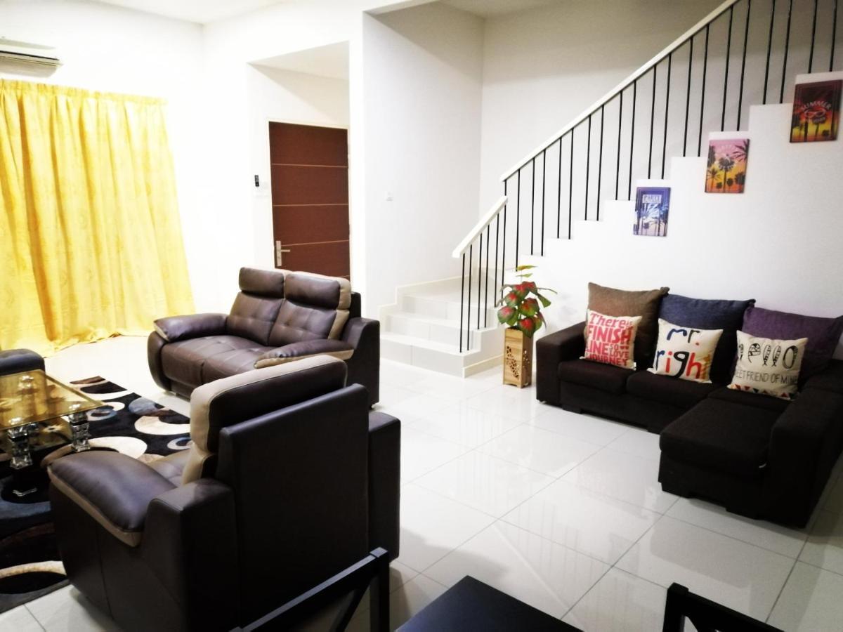 A&D Home-Stay @Kota Warisan, Σεπάνγκ Εξωτερικό φωτογραφία