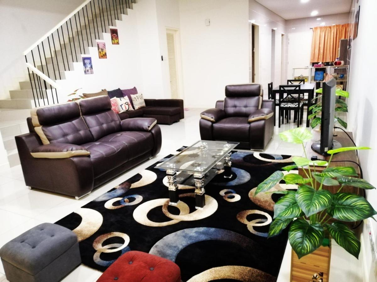 A&D Home-Stay @Kota Warisan, Σεπάνγκ Εξωτερικό φωτογραφία