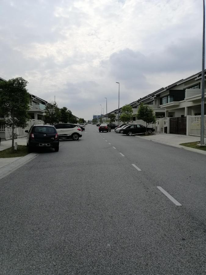 A&D Home-Stay @Kota Warisan, Σεπάνγκ Εξωτερικό φωτογραφία